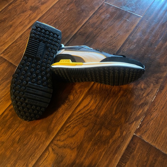 Puma City Rider Electric Sneaker - Picture 5 of 5